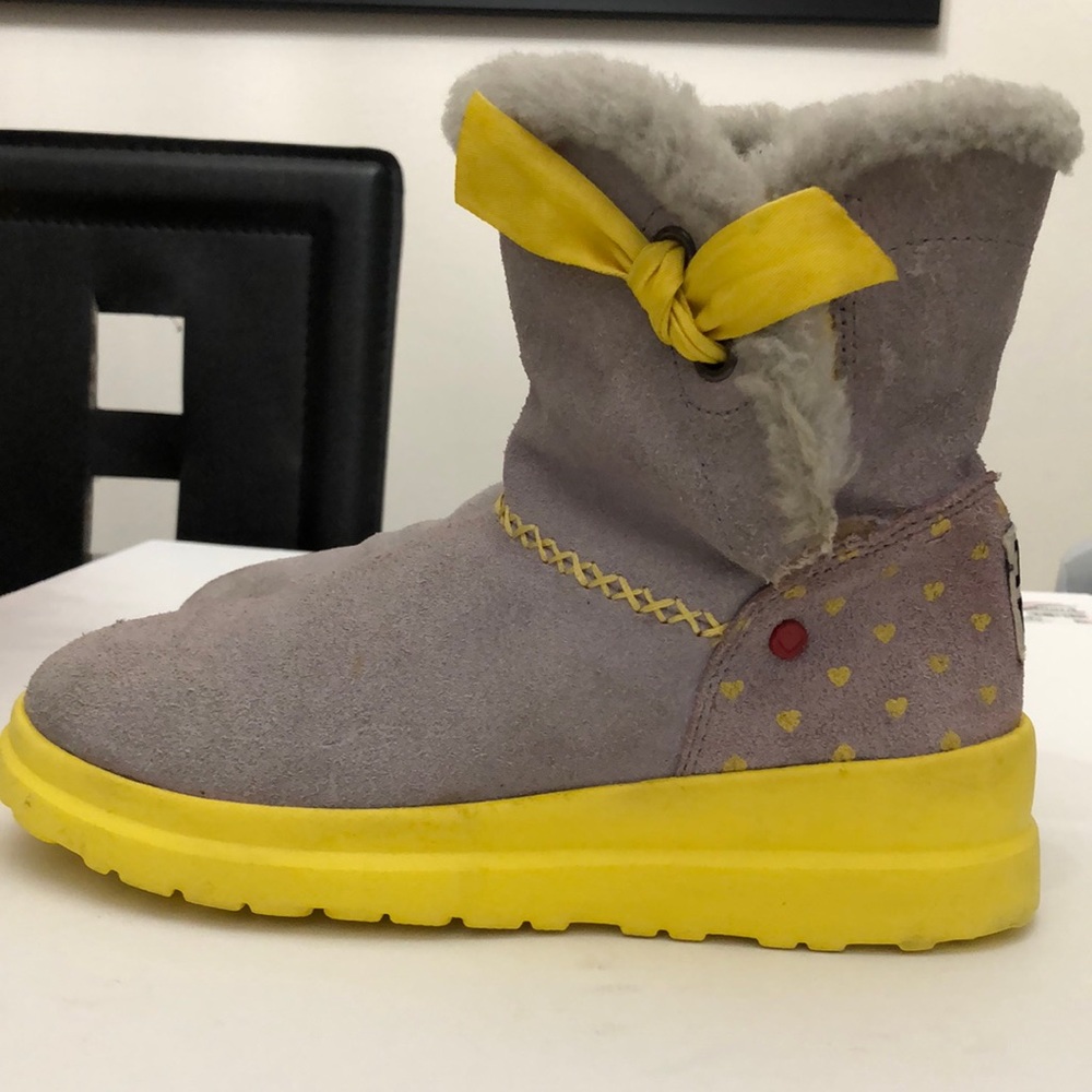 UGG WINTER BOOTS “I LOVE UGG” SHORT II KIDS -GIRLS SIZE 4